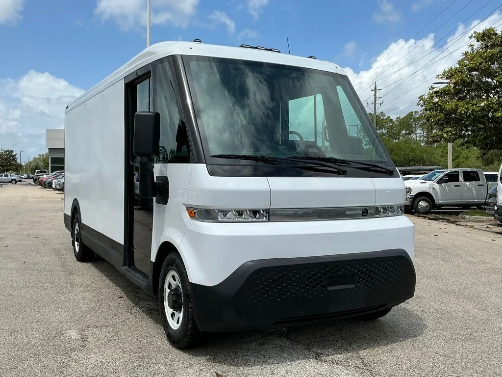 Used 2024 White BrightDrop Base image 10
