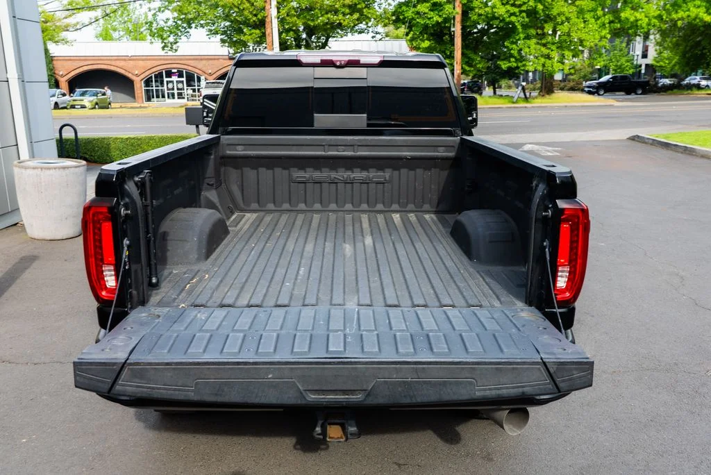 Used 2020 Black GMC Denali image 8