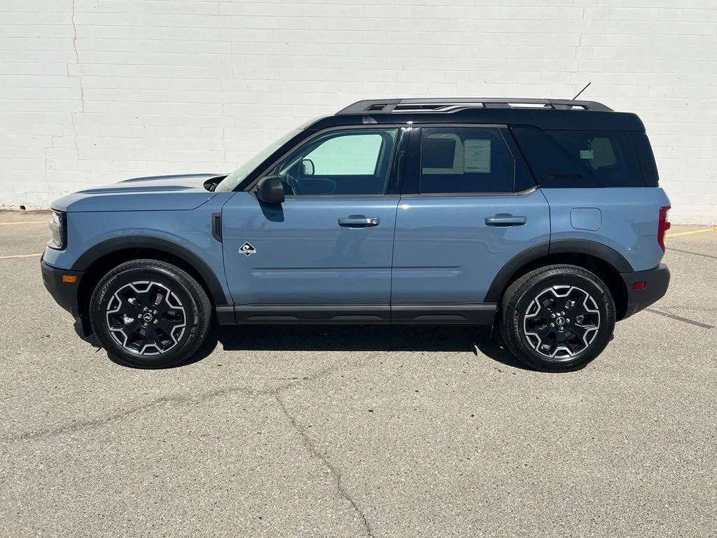 New 2026 Azure Gray Metallic Tri-Coat Ford Outer Banks® image 2
