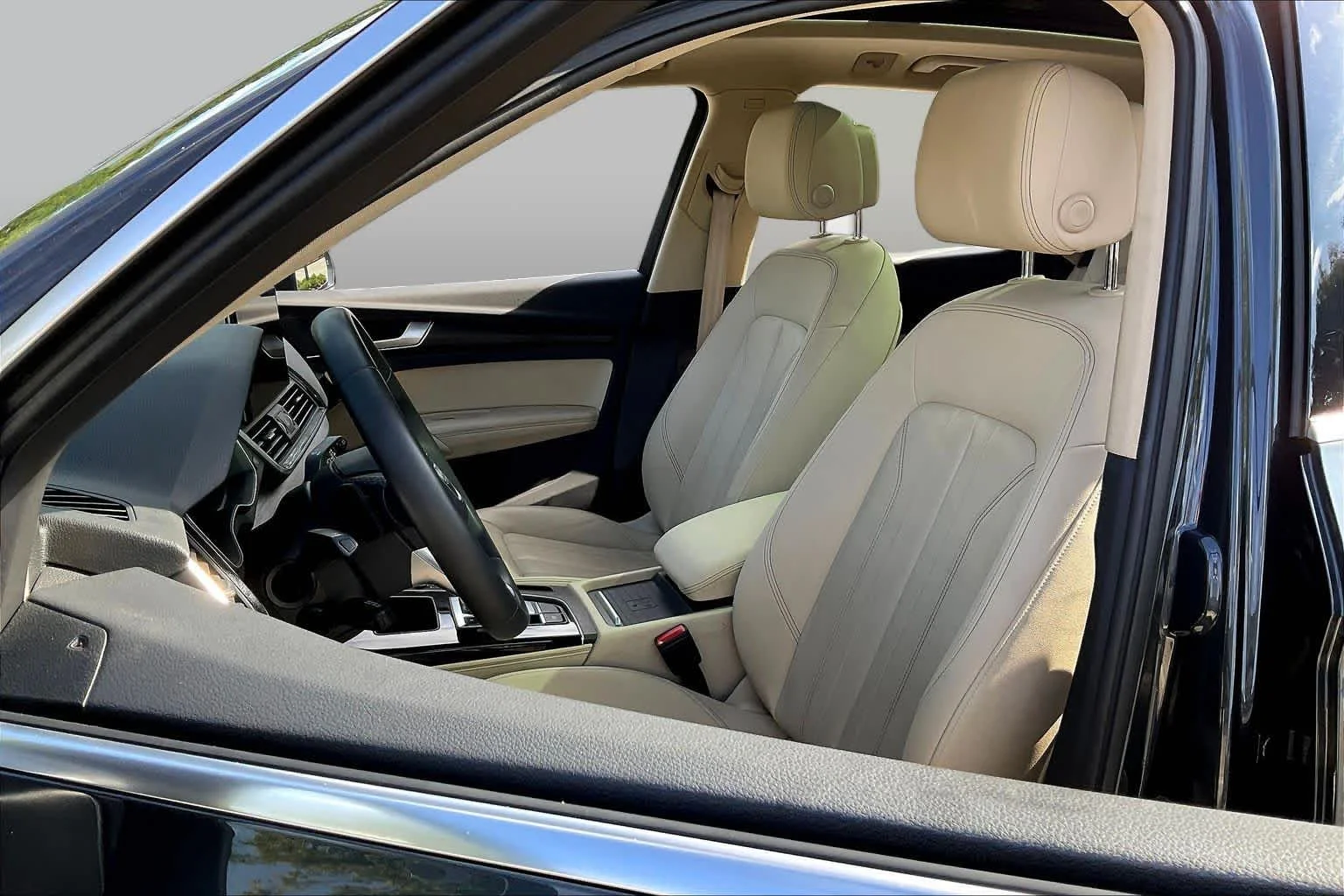 Used 2021 Navarra Blue Metallic Audi Premium Plus image 8