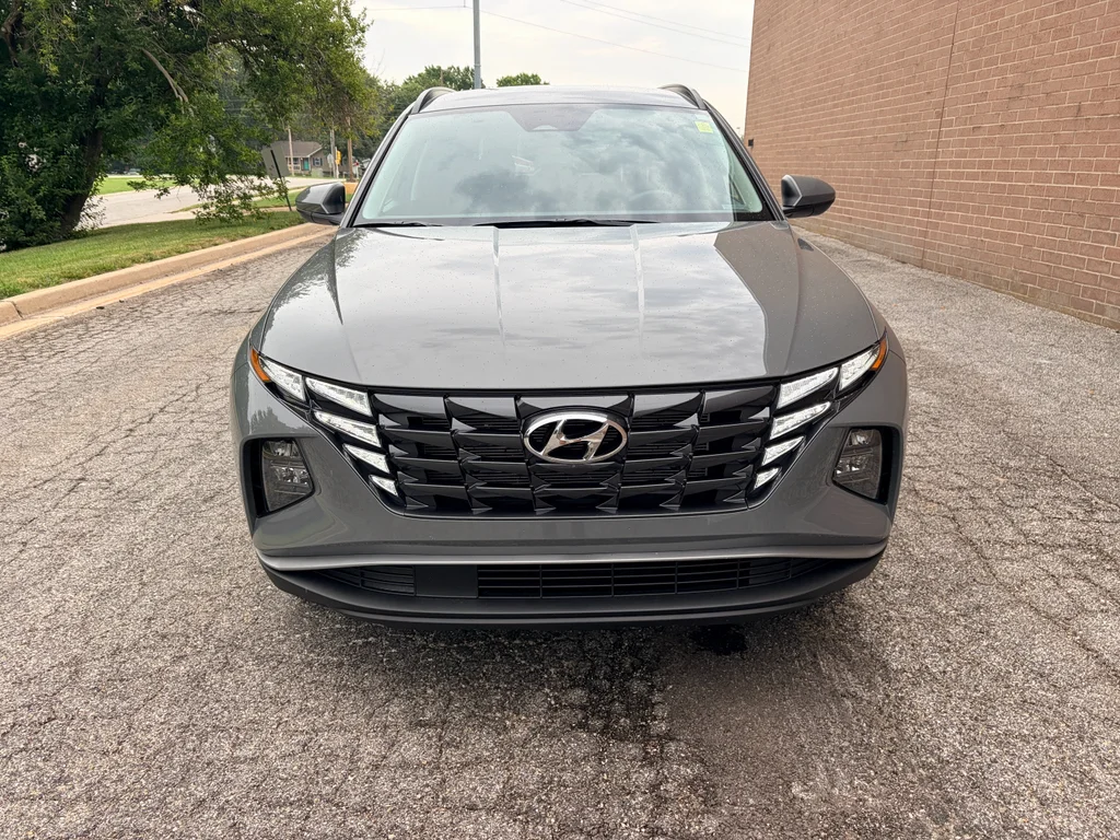 Used 2024 Hampton Gray Hyundai SEL image 8