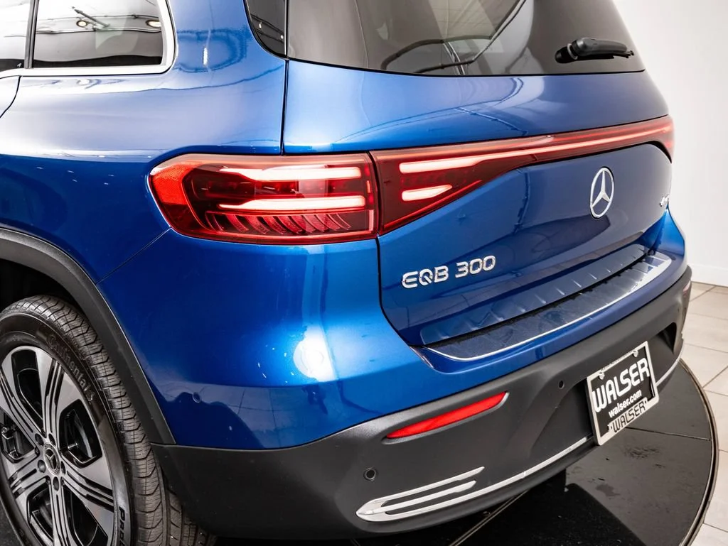 Used 2024 Starling Blue Metallic Mercedes-Benz 300 image 18