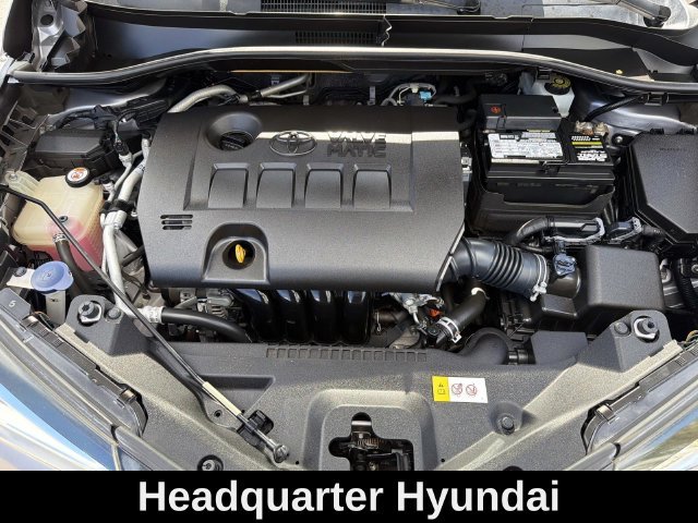 Used 2018 Silver Toyota XLE image 27