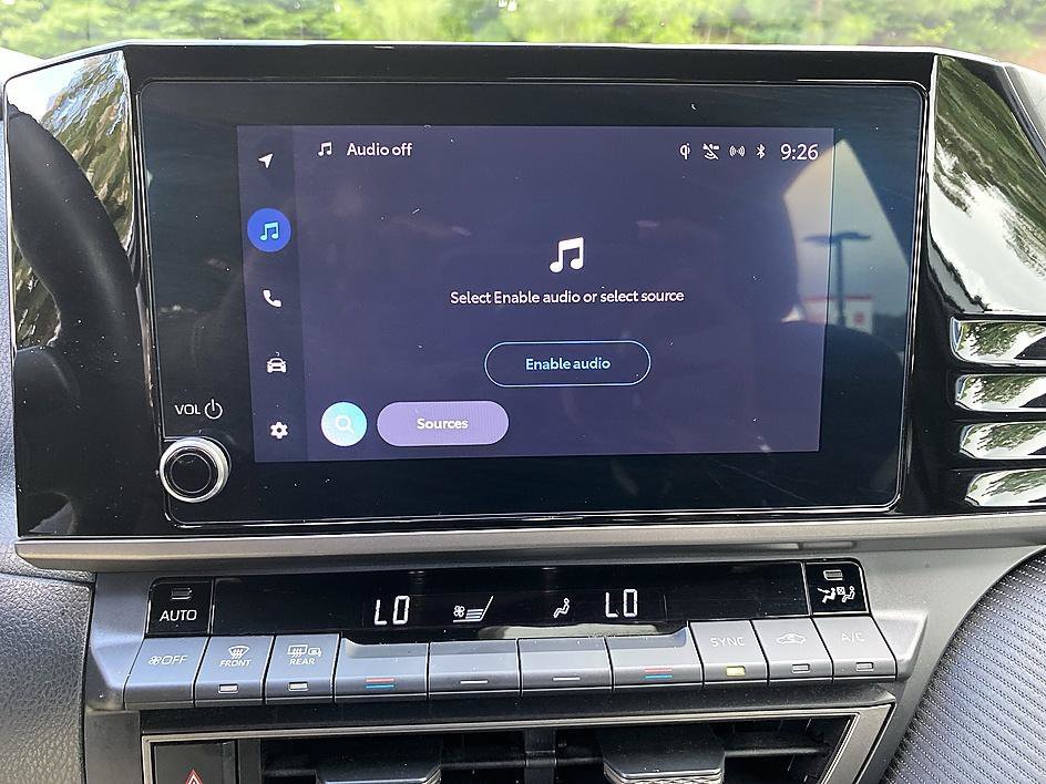 Used 2025 Ice Cap Toyota SE image 18