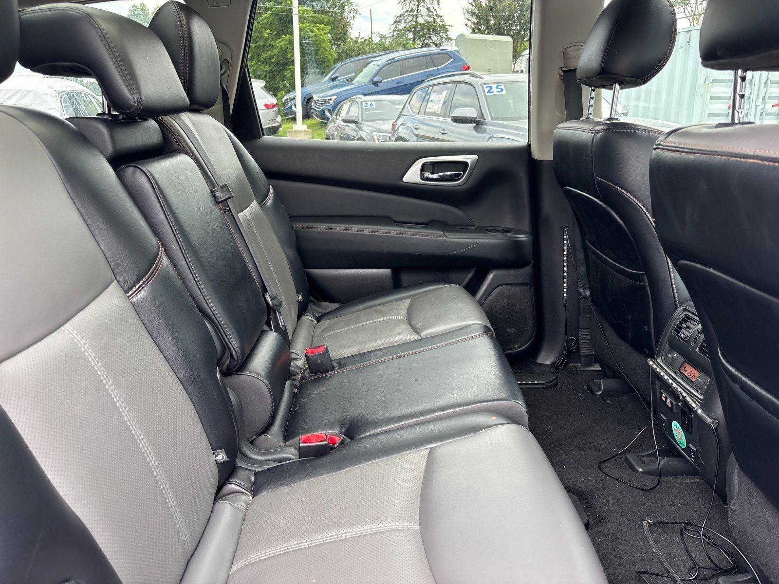 Used 2020  NISSAN SL image 37