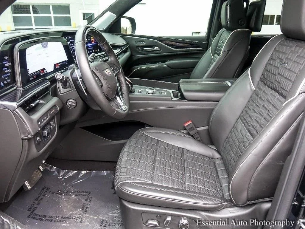 2024 Cadillac Escalade V-Series - Photo 8