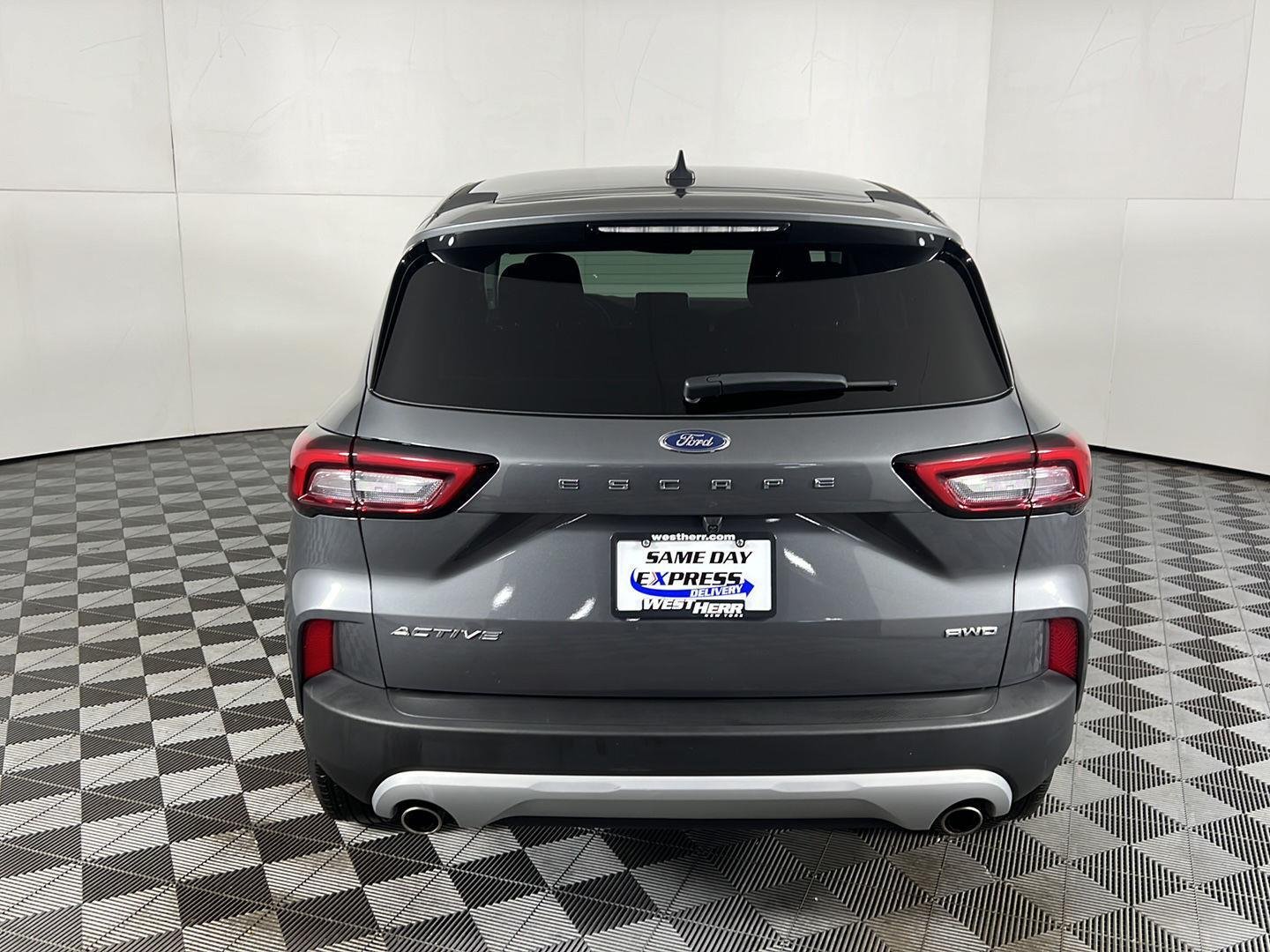 Used 2023 Gray Metallic Ford Active image 5
