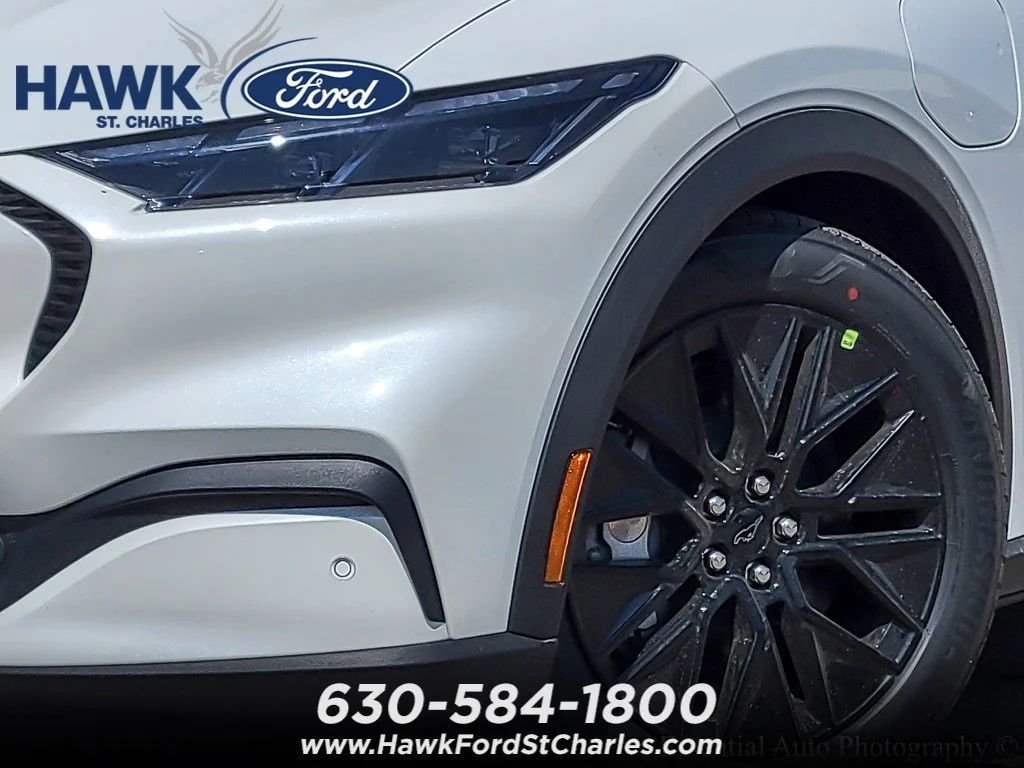 New 2026 Star White Metallic Tri-coat Ford Select image 2