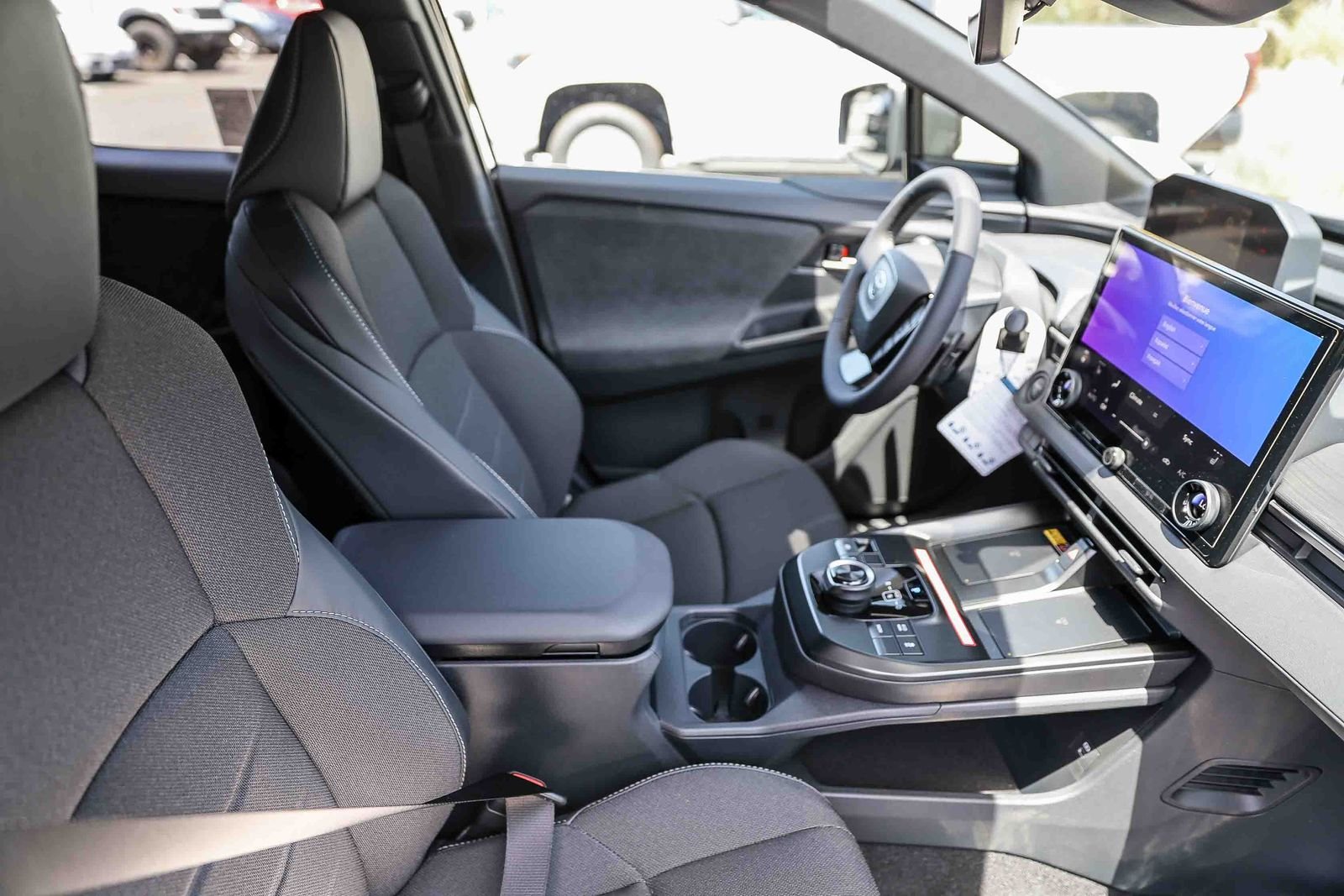 2026 Toyota C-HR SE - Photo 16