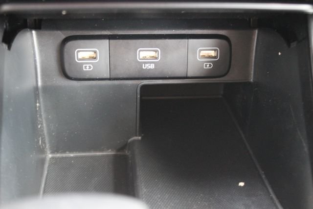 Used 2022 Red Kia S image 11