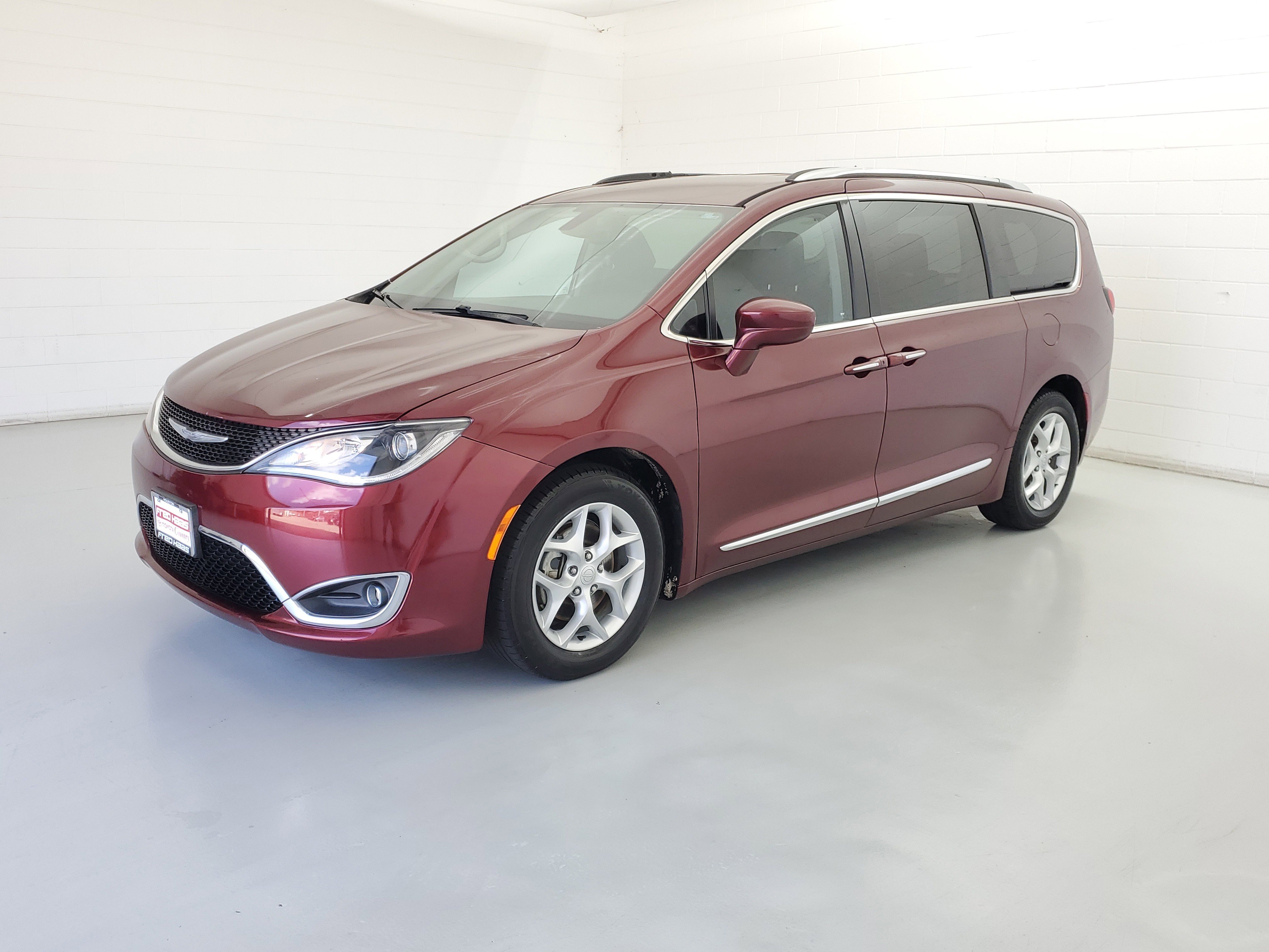 2017 Chrysler Pacifica Touring-L Plus's photo