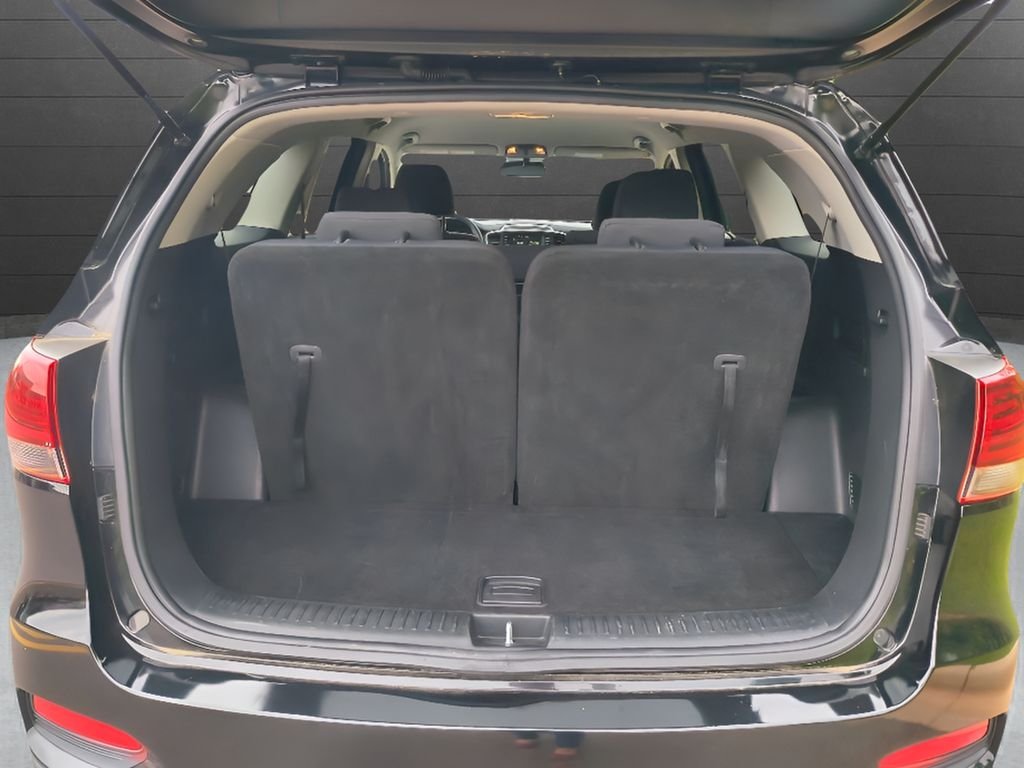 Used 2020 Ebony Black Kia LX V6 image 24