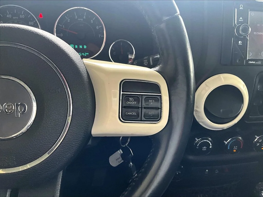 Used 2015 White Jeep Unlimited Sport image 19