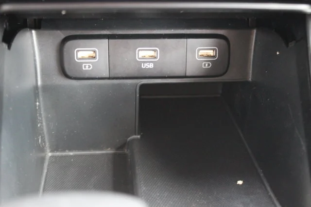 Used 2022 Red Kia S image 11