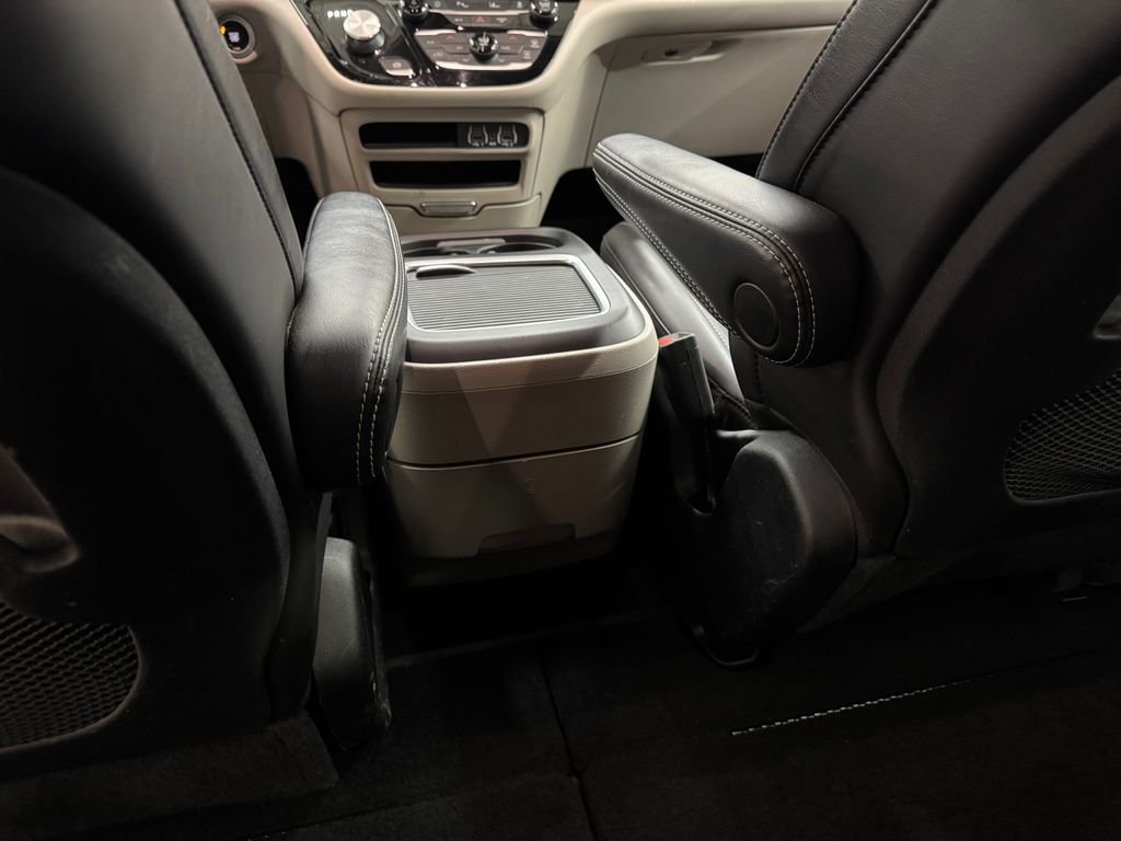 2023 Chrysler Pacifica Touring L - Photo 25