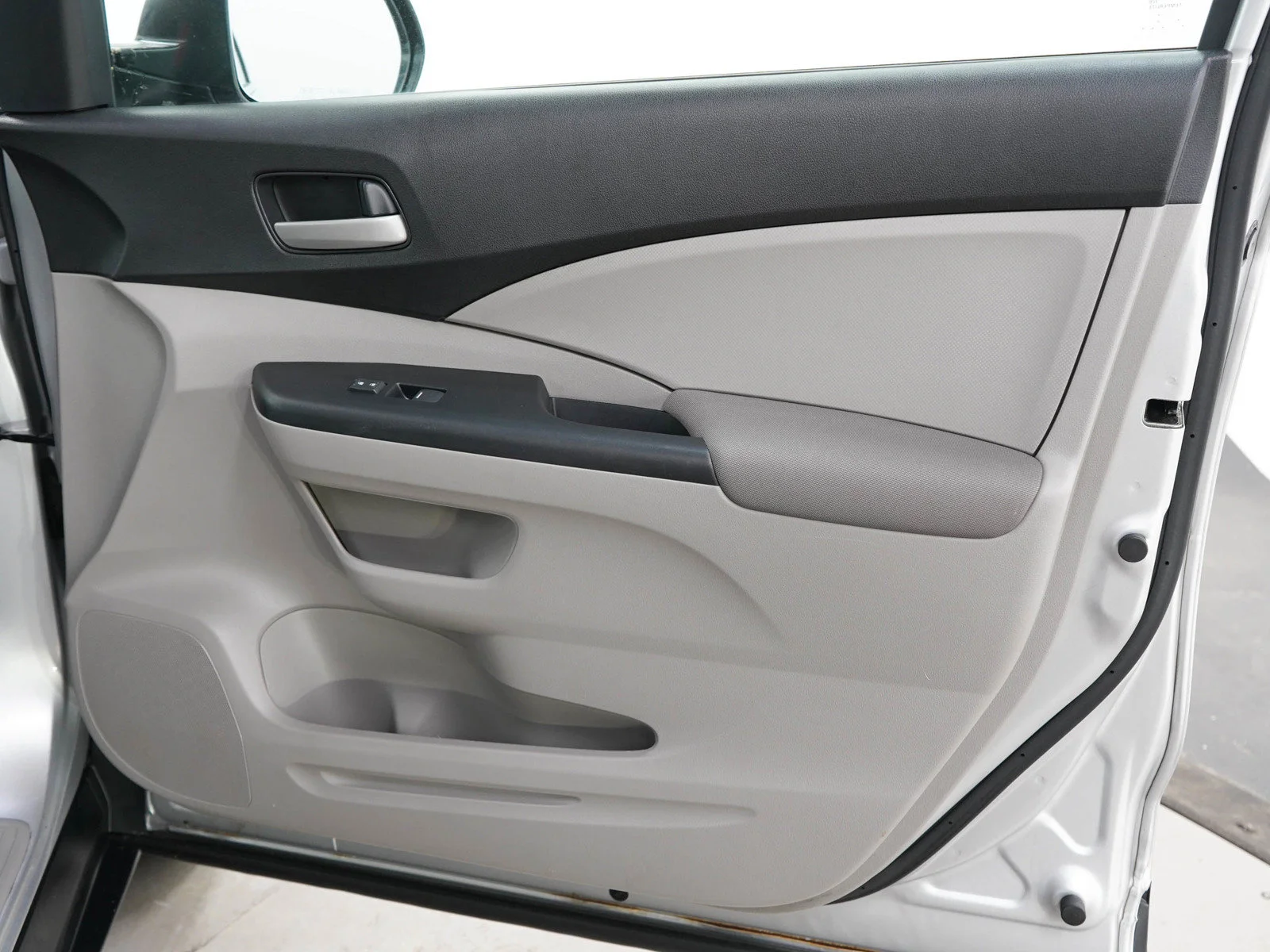 Used 2014 Silver Honda AWD 5dr LX image 11