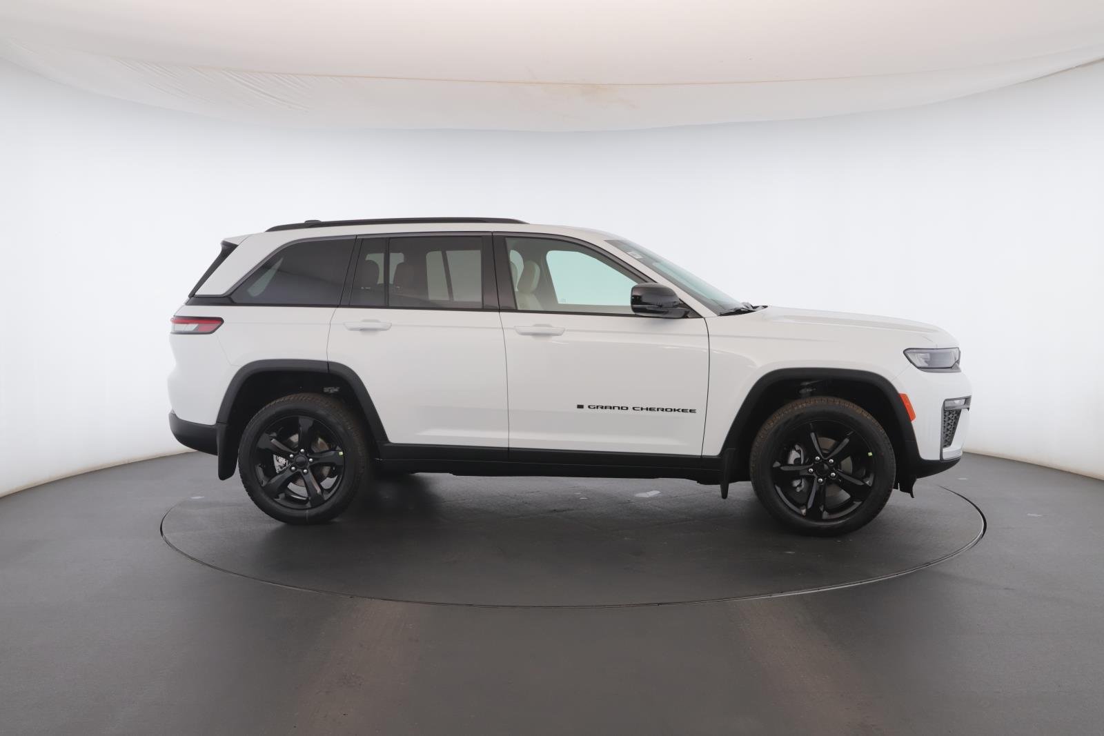 New 2026 Bright White Clear-Coat Exterior Paint Jeep  image 19