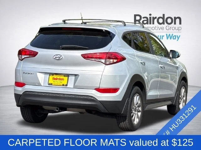 Used 2017 Molten Silver Hyundai SE image 4