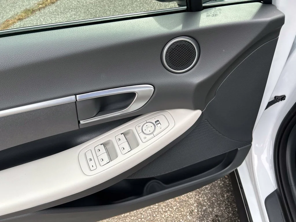 Certified Used 2026 White Hyundai SE image 15