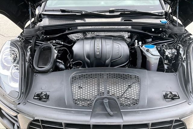Used 2018 Black Porsche Base image 9
