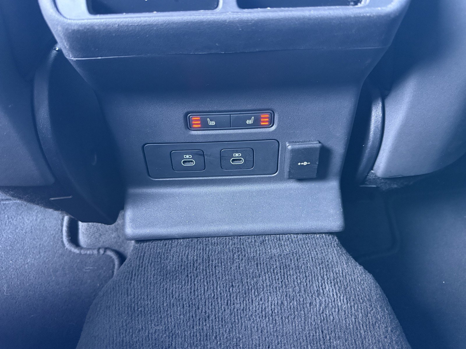 Used 2025 Fuji White Land Rover Dynamic SE image 20