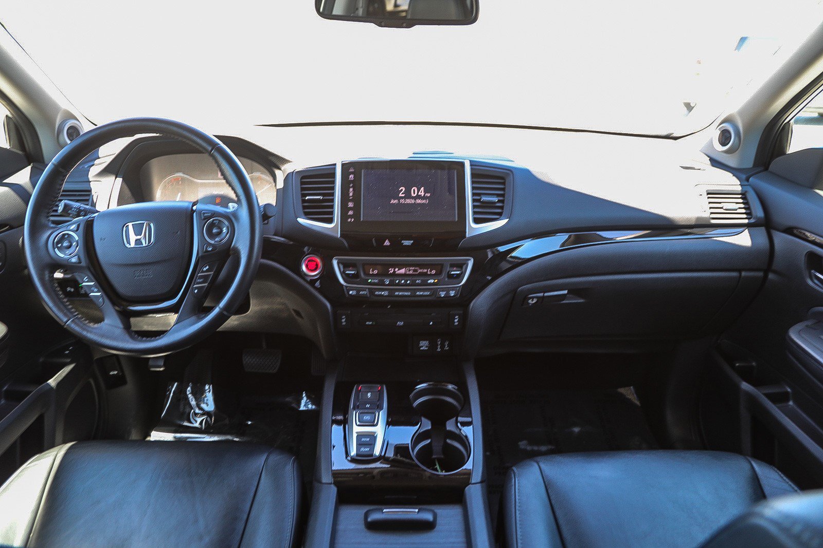 Used 2017 White Diamond Pearl Honda Touring image 11