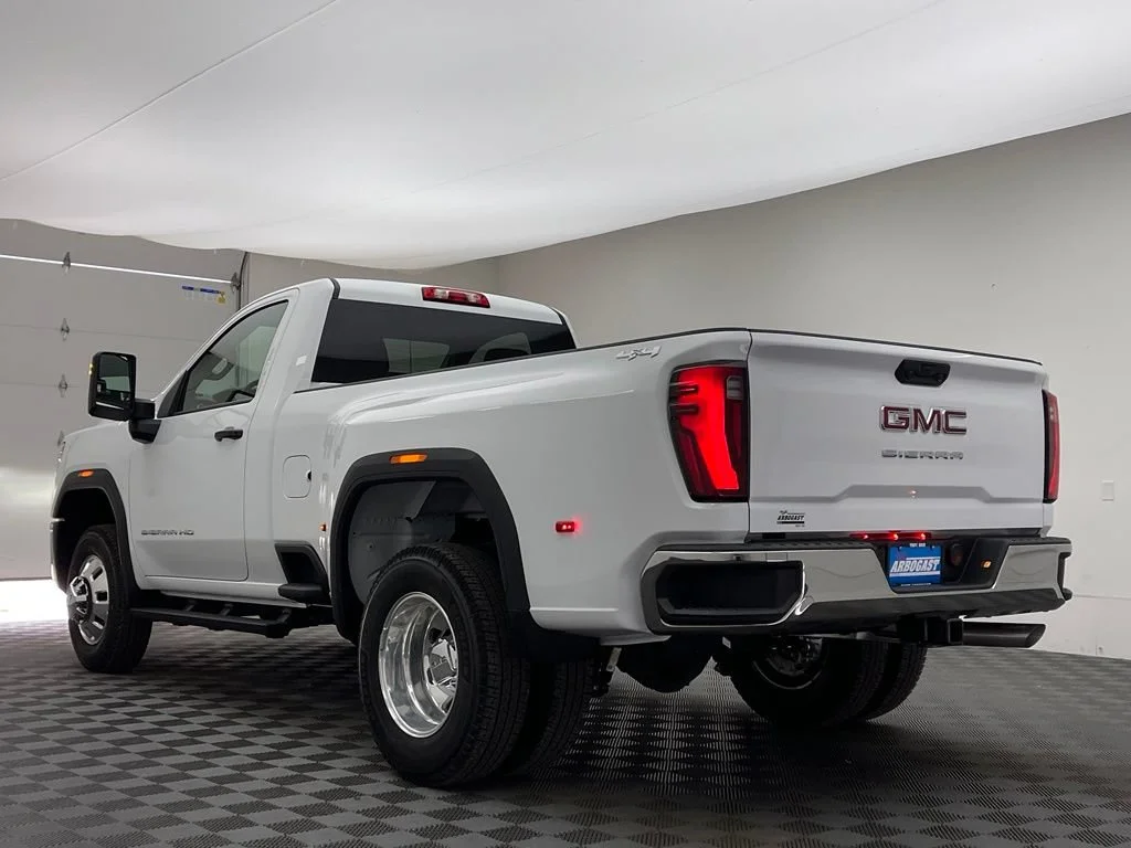 2026 GMC Sierra 3500HD Pro - Photo 10