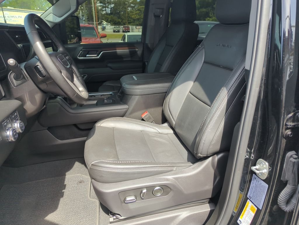 Used 2025 Black GMC Denali image 11