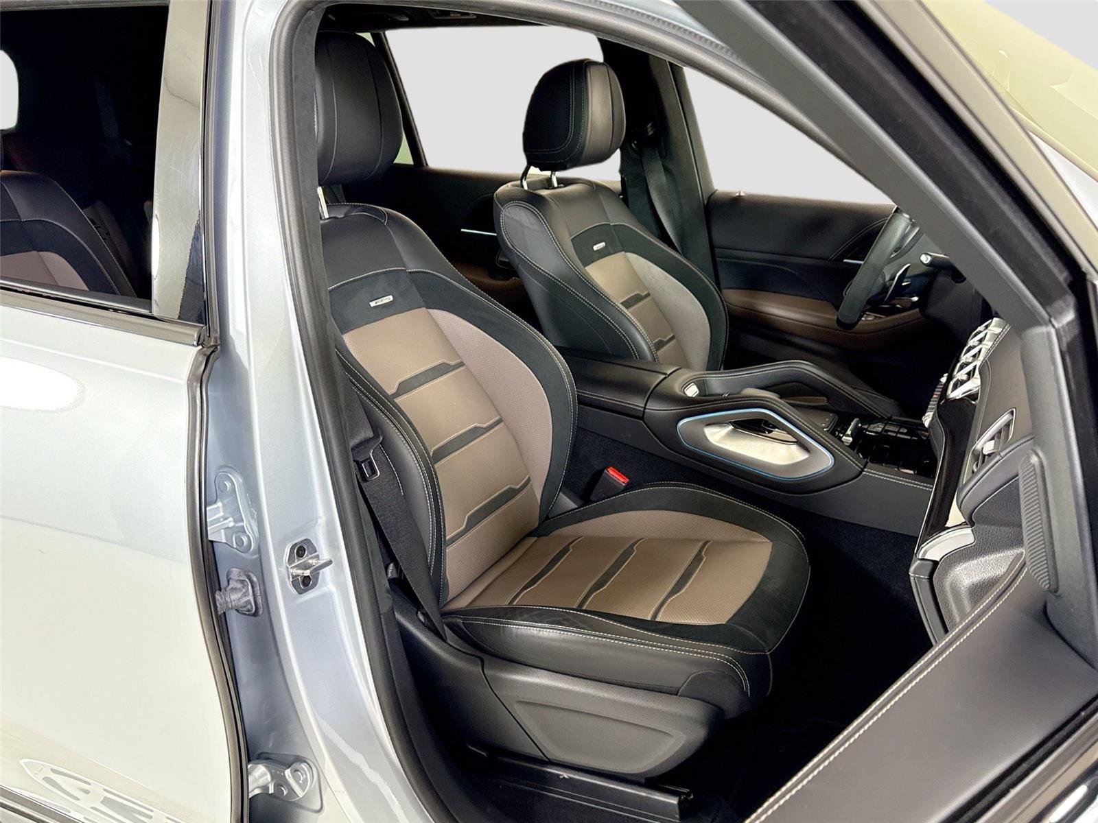 Used 2023 Cirrus Silver Metallic Mercedes-Benz AMG® GLS 63 | AMG® Performance Steering Wheel | Heated/Cooled Seats image 34