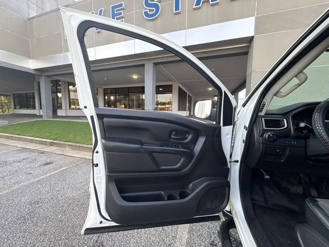 Used 2017 Glacier White Nissan S image 6