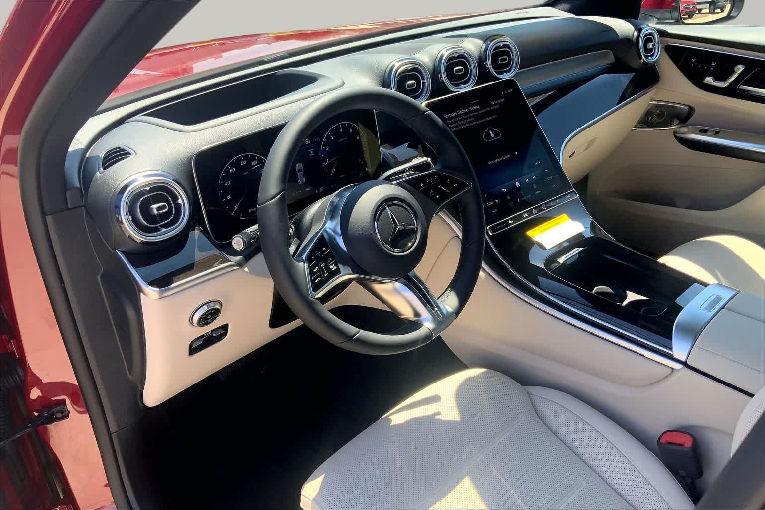 New 2026 MANUFAKTUR Patagonia Red Metallic Mercedes-Benz GLC 300 image 8