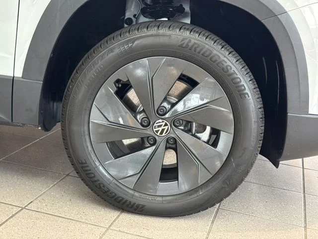 New 2027 Pure White Volkswagen 1.5T S image 4