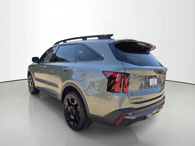 Used 2025 Jungle Green Kia X-Line EX image 3