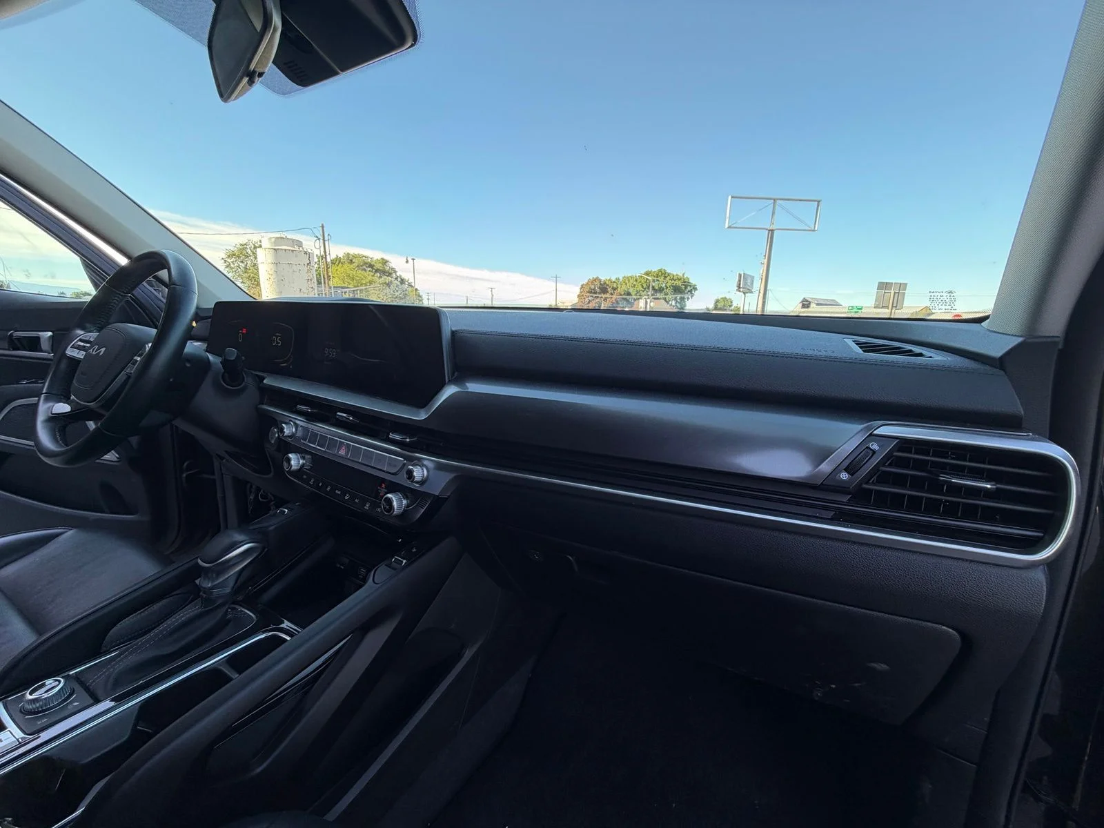 Used 2025 Green Kia S image 20