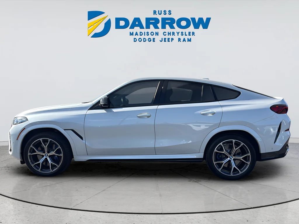 Used 2024 White BMW M60i image 2
