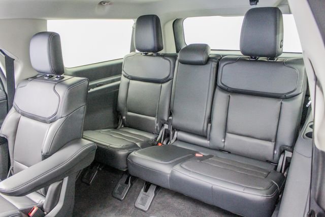 New 2026 Space Silver Metallic Ford MAX Platinum® image 19