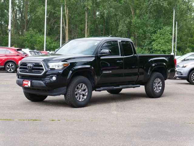 Used 2018 Toyota Tacoma SR5 with VIN 5TFSZ5AN5JX164424 for sale in White Bear Lake, Minnesota