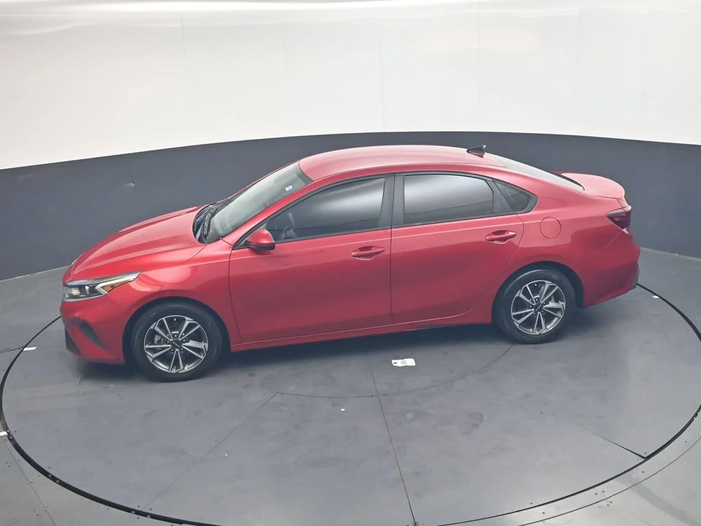 Used 2023 Red Kia LXS image 18