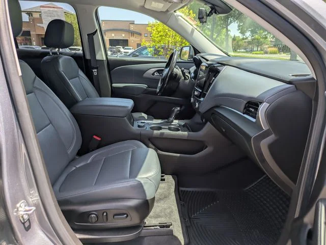 Used 2019 Gray Chevrolet 3LT image 31