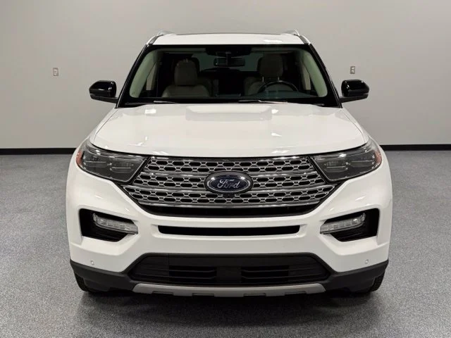 Used 2021 White Ford Limited image 4