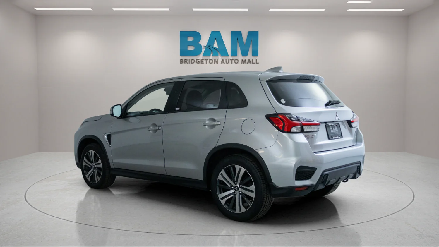 Used 2024 Silver Mitsubishi S image 5