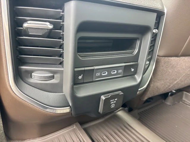 New 2026 Diamond Black Crystal Pearl-Coat Exterior Paint RAM Laramie image 21