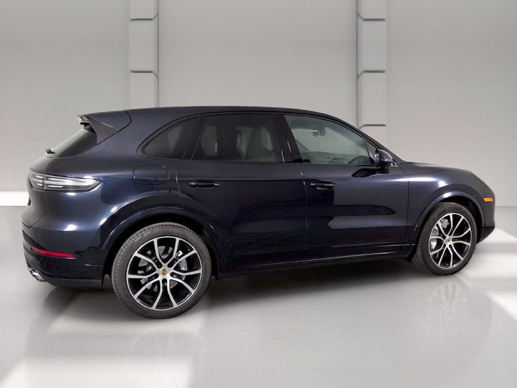 Used 2022 Moonlight Blue Metallic Porsche Turbo image 4
