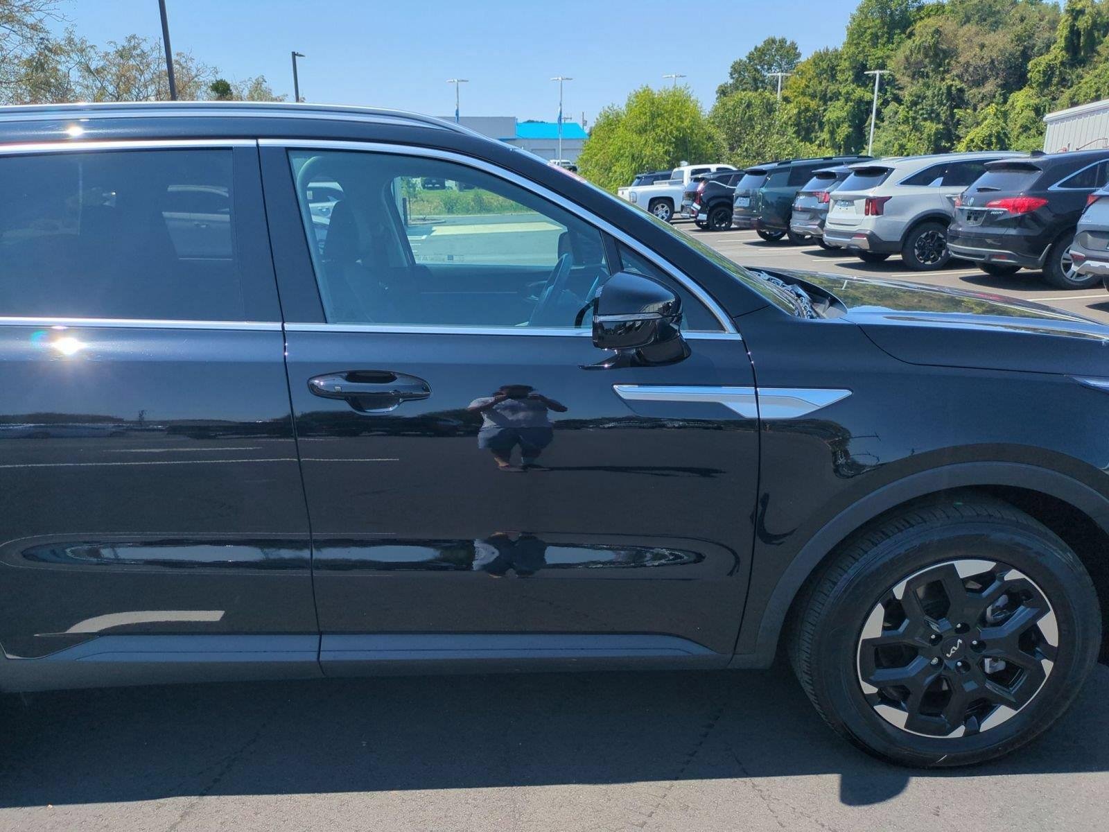 Used 2025 Ebony Black Kia S image 28
