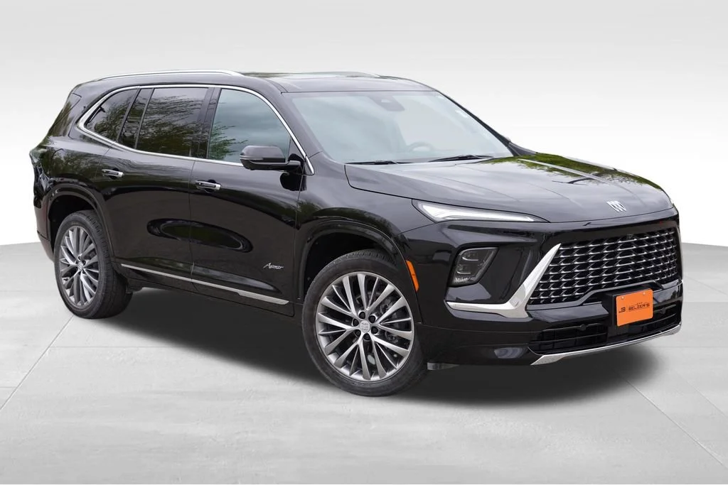 2025 Buick Enclave Avenir AWD's photo