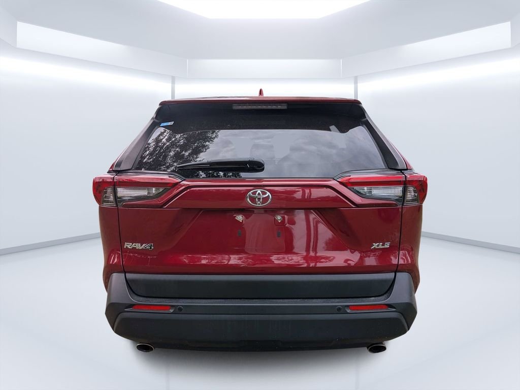 Used 2021 Red Toyota XLE Premium image 4