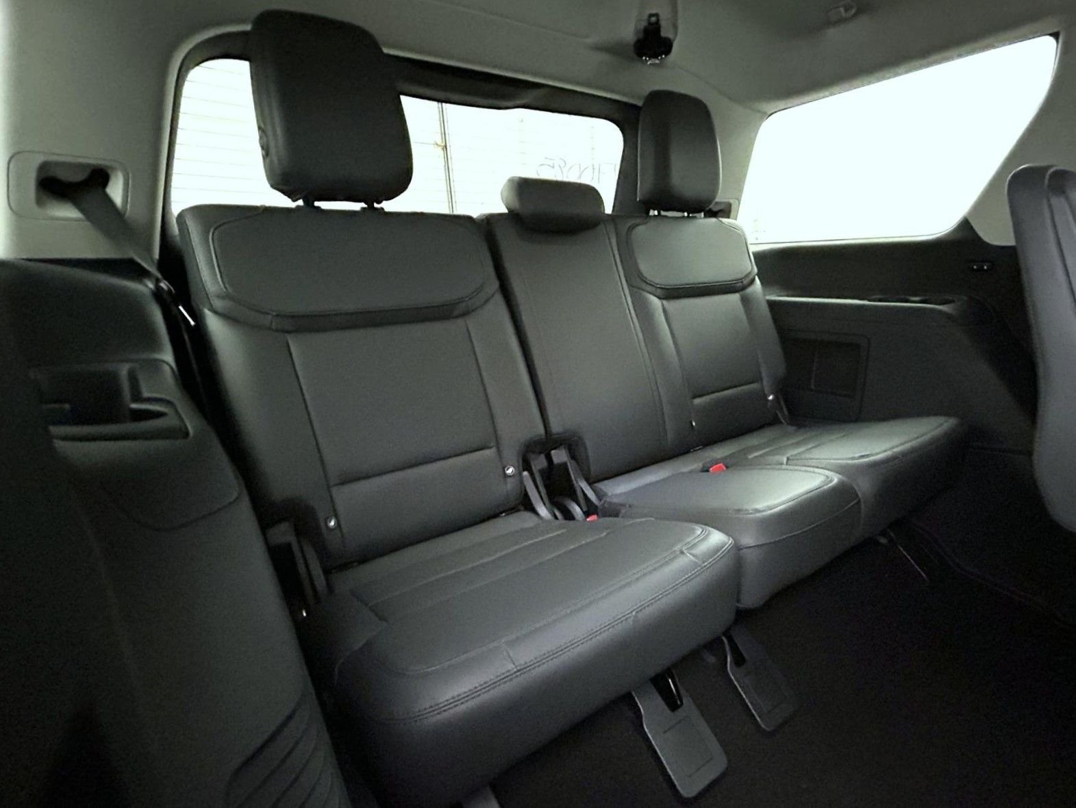 New 2027 Agate Black Metallic Ford Active image 19