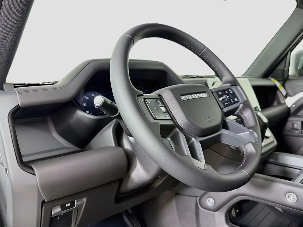 New 2026 Fuji White Land Rover X-Dynamic SE image 9