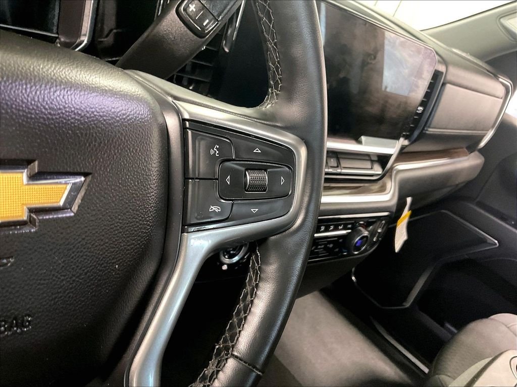 Used 2023 Gray Chevrolet LT image 23