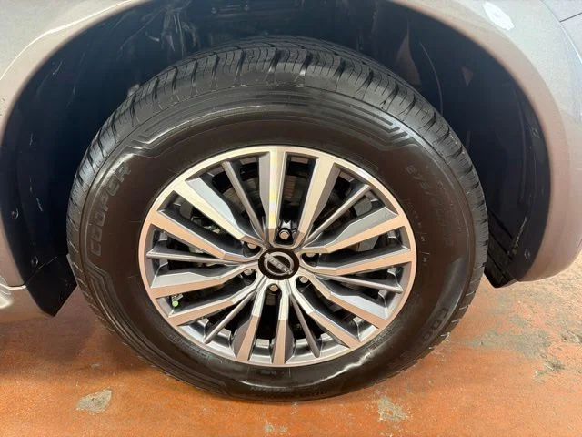 Used 2021 Gray Nissan SL image 8